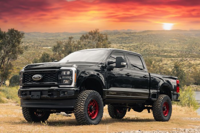 6" COIL SPRING LIFT KIT WITH FALCON SHOCKS AND RADIUS ARMS - 2023-2026 FORD SUPER DUTY F250/F350 4WD