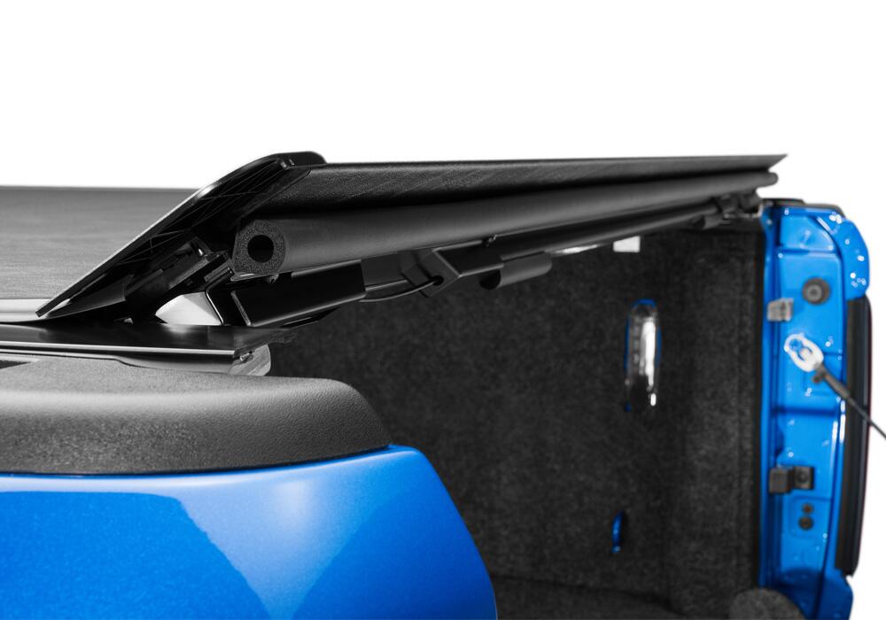 BAK Revolver X2 Hard Rolling Truck Bed Cover 2015-2022 Colorado/Canyon