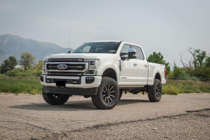 4" COIL SPRING SUSPENSION SYSTEM WITH FALCON MAX3.3 SHOCKS AND RADIUS ARMS - 2017-2022 FORD SUPER DUTY F250/F350 4WD